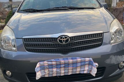 Toyota Corolla Verso 208.000 km 2.200 &euro; Burbach 57299