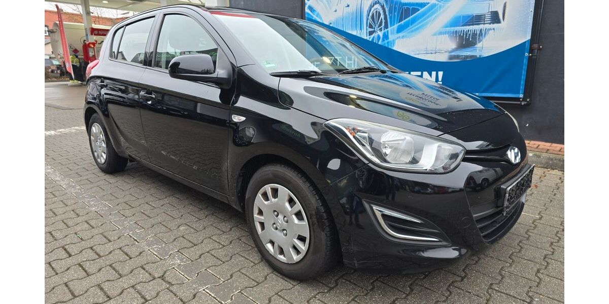 Hyundai i20 126.000 km 3.950 &euro; Garching 85748
