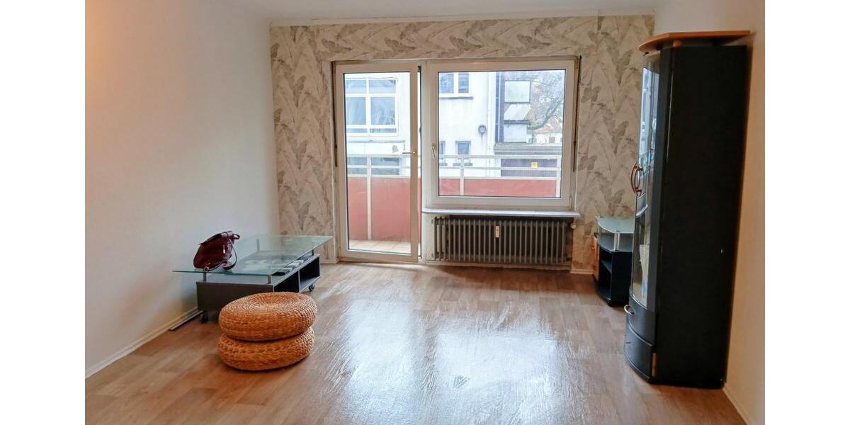 Zimmer-Appartement mit Balkon über die gesamte Breite. 1 zimmer