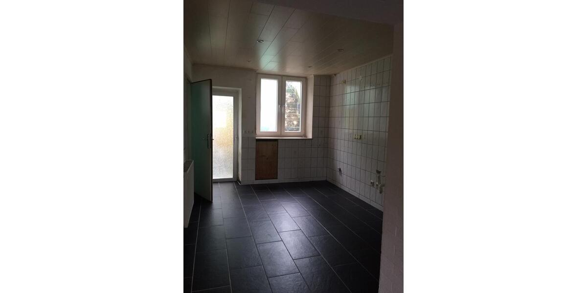 Etagenwohnung Mandelbachtal - 5 Zimmer, 150 m&sup2;, 800&euro; | Angebot:24597930