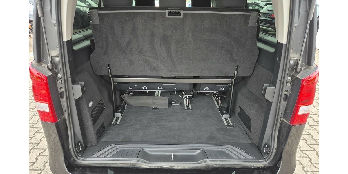 Mercedes-Benz V 220 d RWD lang, Standheizung, Distronic, AHK 36.888 km 49.990 &euro; Rodgau 63110