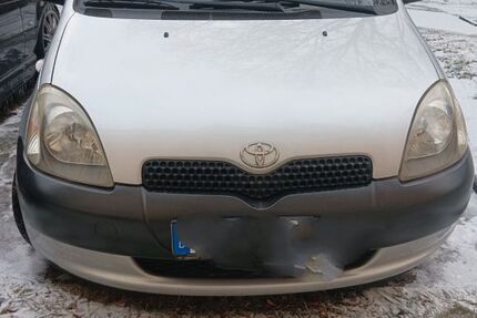 Toyota Yaris 144.000 km 1.450 &euro; Berlin 12099