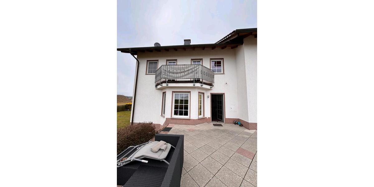 Reihenhaus Neuental - 8 Zimmer, 240 m&sup2;, 340.000&euro; | Angebot:26963651