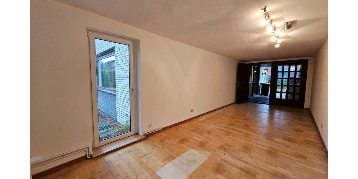 Einfamilienhaus mit Büro und großer Garage in Molfsee 7 zimmer