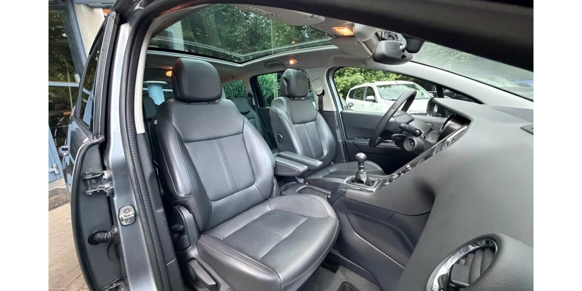 Peugeot 5008 SITZHEIZUNG LEDER AHK 117.000 km 6.499 &euro; Rudolstadt 07407