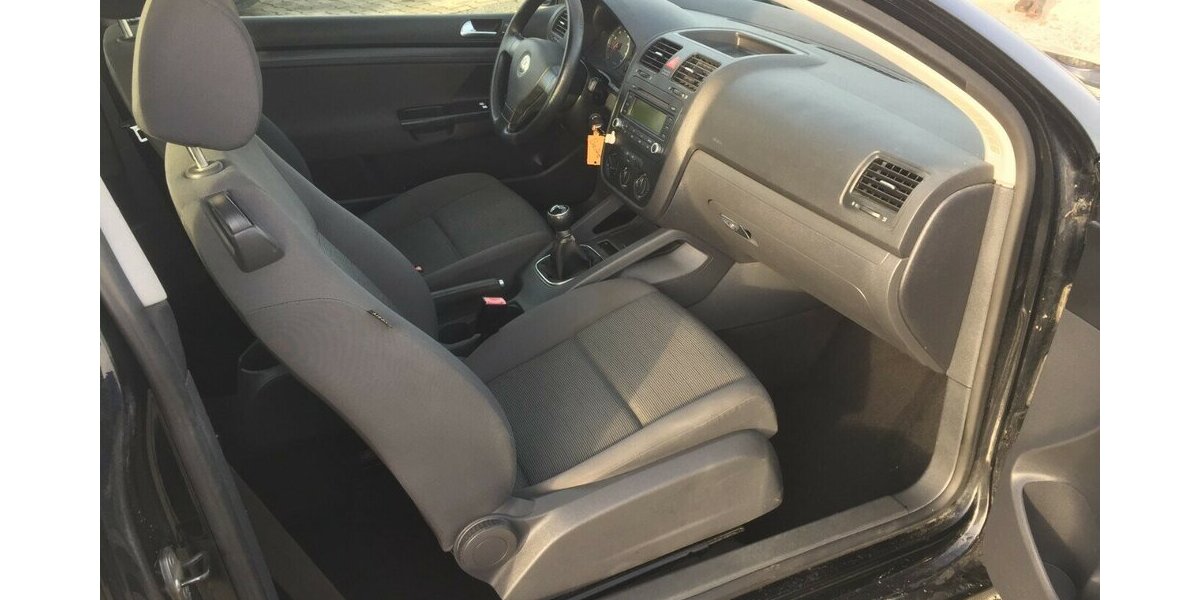 VW Golf Trendline, Klima,el.Fh. 2 Hd.,Tüv 03/28! 200.000 km 2.600 &euro; Himmelkron 95502