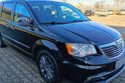 Lancia Voyager 260.000 km 9.999 &euro; Torgau 04860