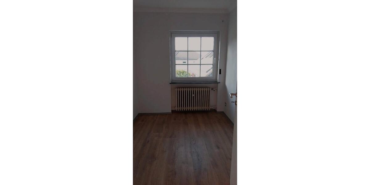 Etagenwohnung Weilrod - 4 Zimmer, 100 m&sup2;, 280.000&euro; | Angebot:26162807