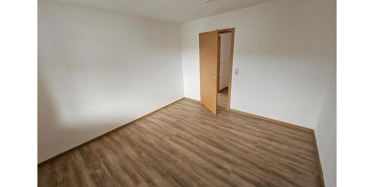 Etagenwohnung Ebersdorf bei Coburg - 3.5 Zimmer, 76 m&sup2;, 188.000&euro; | Angebot:27005910