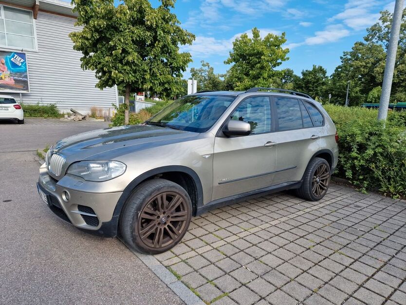 BMW X5 282.000 km 8.900 € Neufahrn 85375