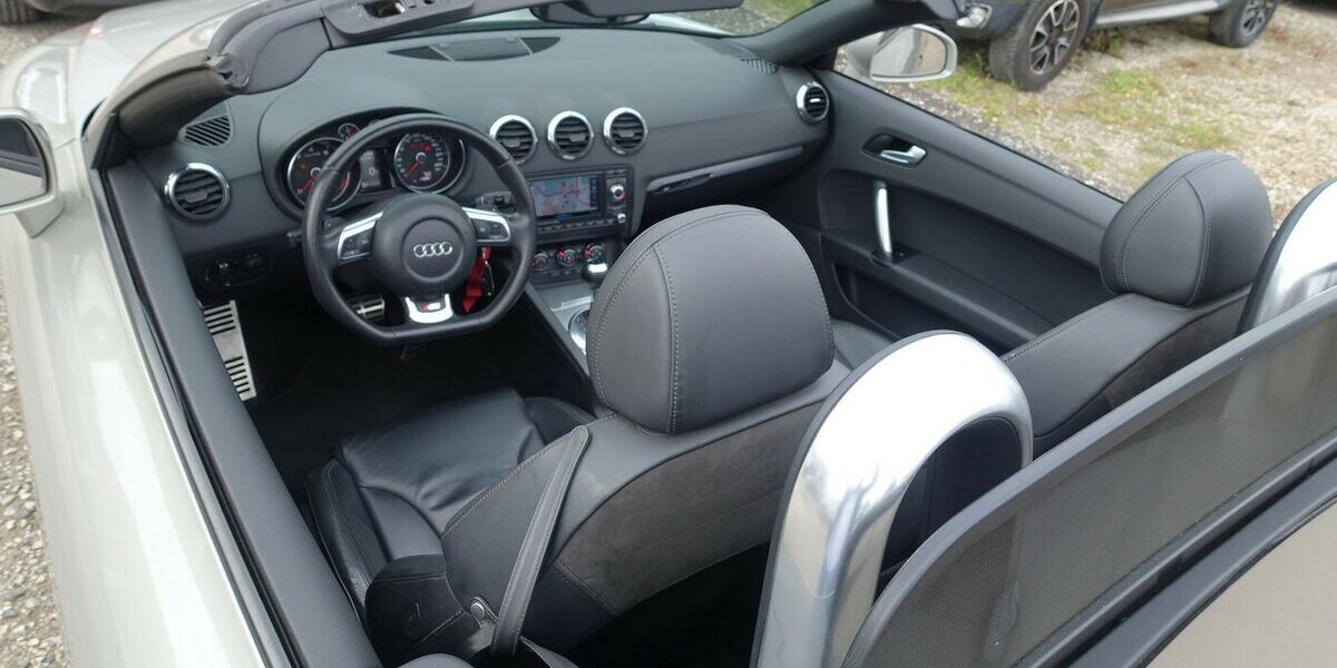 Audi TT 2.0 TFSI Roadster Navi+ Bi-Xenon el. Windschott 179.800 km 8.950 &euro; Neumarkt/OPf 92318