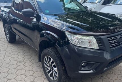 Nissan Navara 164.600 km 15.950 &euro; Hamburg 20537