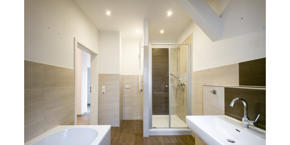 Exklusives Wohnen: 3-Raum Wohnung mit Balkon und Aufzug! - Etagenwohnung Gera Alt-Bieblach | Angebot:26845204