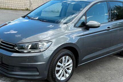 VW Touran 164.850 km 13.590 &euro; Mönchengladbach 41066