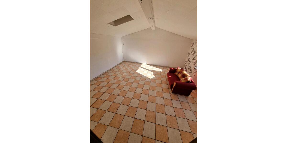 Dachgeschoßwohnung Riedstadt - 4 Zimmer, 110 m&sup2;, 1.260&euro; | Angebot:26326806