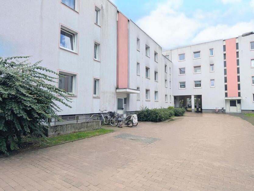 **Einziehen und wohlfühlen! +Balkon + modernes Tageslichtbad +Laminat +Gäste-WC** zimmer