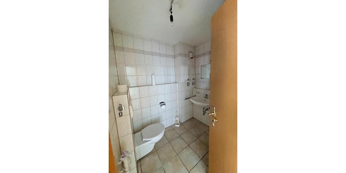 Dachgeschoßwohnung Landau an der Isar - 2 Zimmer, 61 m&sup2;, 480&euro; | Angebot:26341405