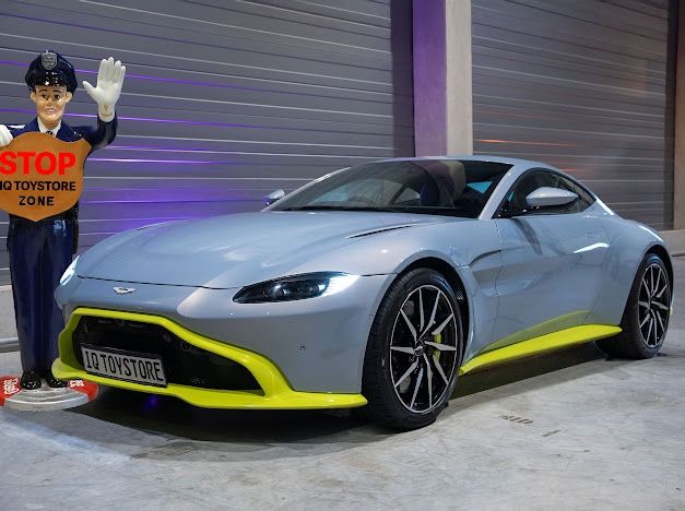 V8 Vantage
