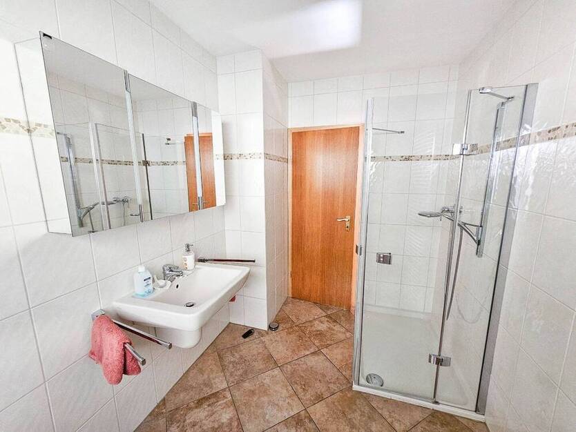 Freistehendes EFH im Bungalowstil in ruhiger Lage von NeustadtWied. 25 Min. Kreuz BNSU, 4 Min. A3