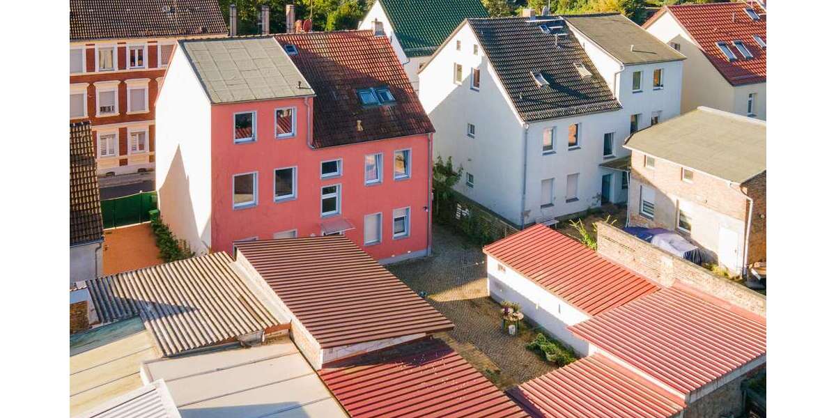 Haus zum Kaufen in Luckenwalde 319.500 € 246.81 m² 9 zimmer
