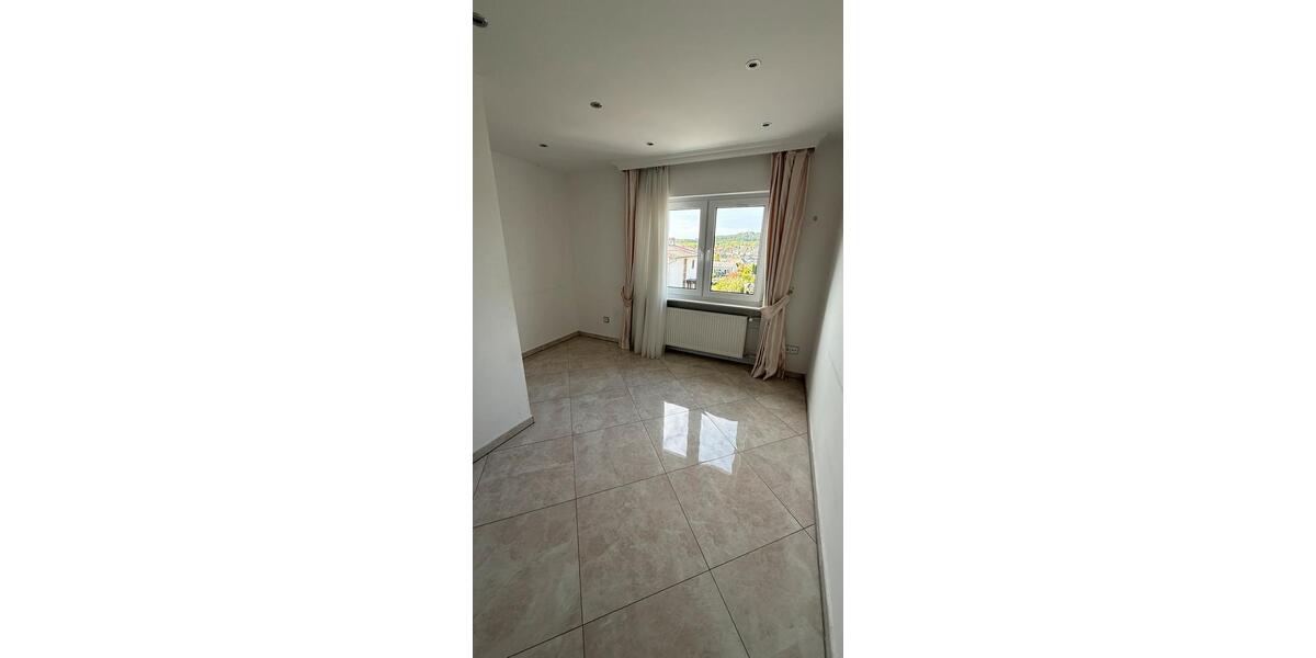 Etagenwohnung Pohlheim - 3 Zimmer, 85 m&sup2;, 1.200&euro; | Angebot:26348426