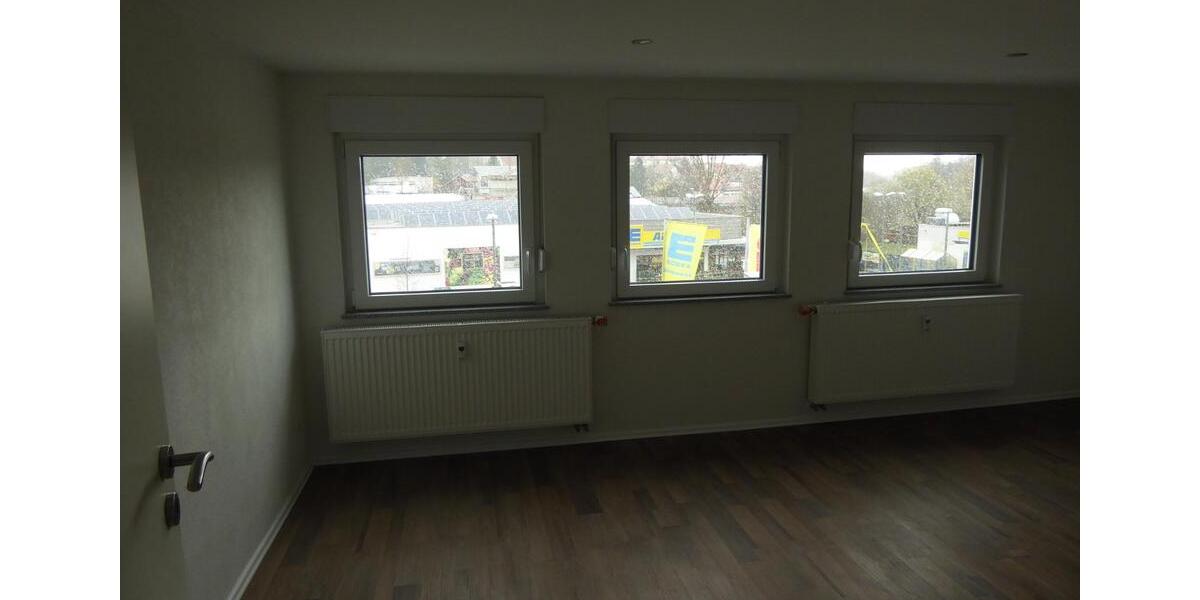 Helle 4 Zimmer Küche Bad Dachgeschosswohnung über 2 Etagen 4 zimmer