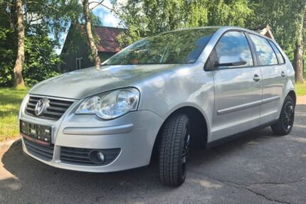 VW Polo 141.094 km 2.180 &euro; Neumünster 24537