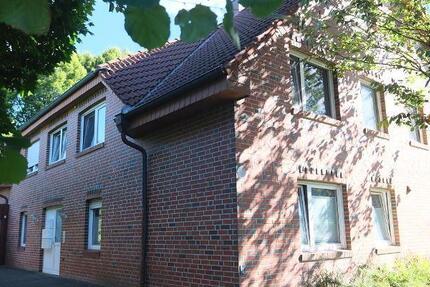 Großzügig, hell und freundlich: Bezugsfreie Oberwohnung mit Balkon in Weener zimmer