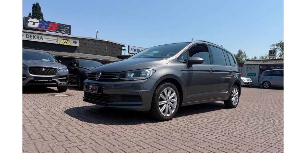 VW Touran 161.000 km 10.450 &euro; Dinslaken 46537