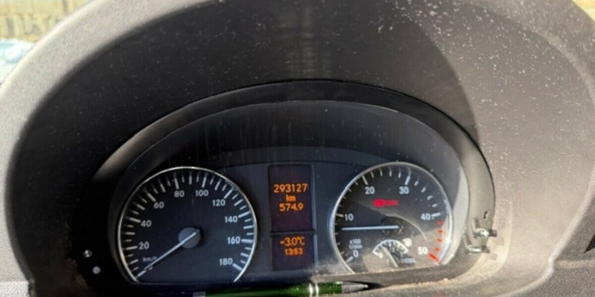 Mercedes-Benz Sprinter 319 CDI V6 9 Sitzer mit Dachklima 293.500 km 22.015 &euro; Muldestausee 06774