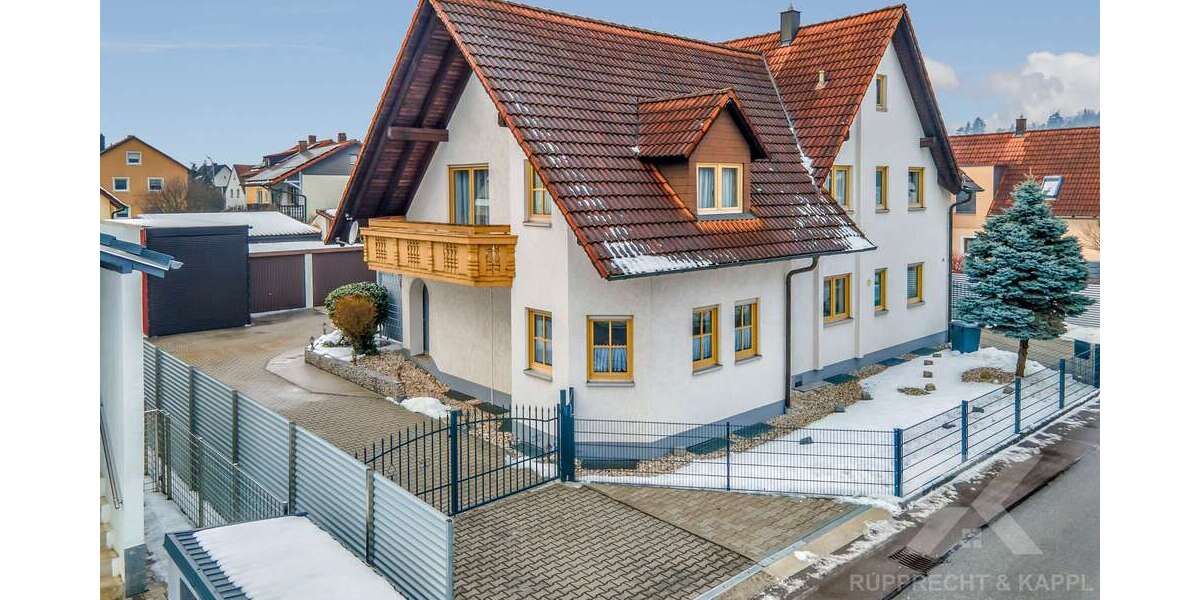 Haus zum Kaufen in Burglengenfeld 649.000 € 240 m² 7 zimmer