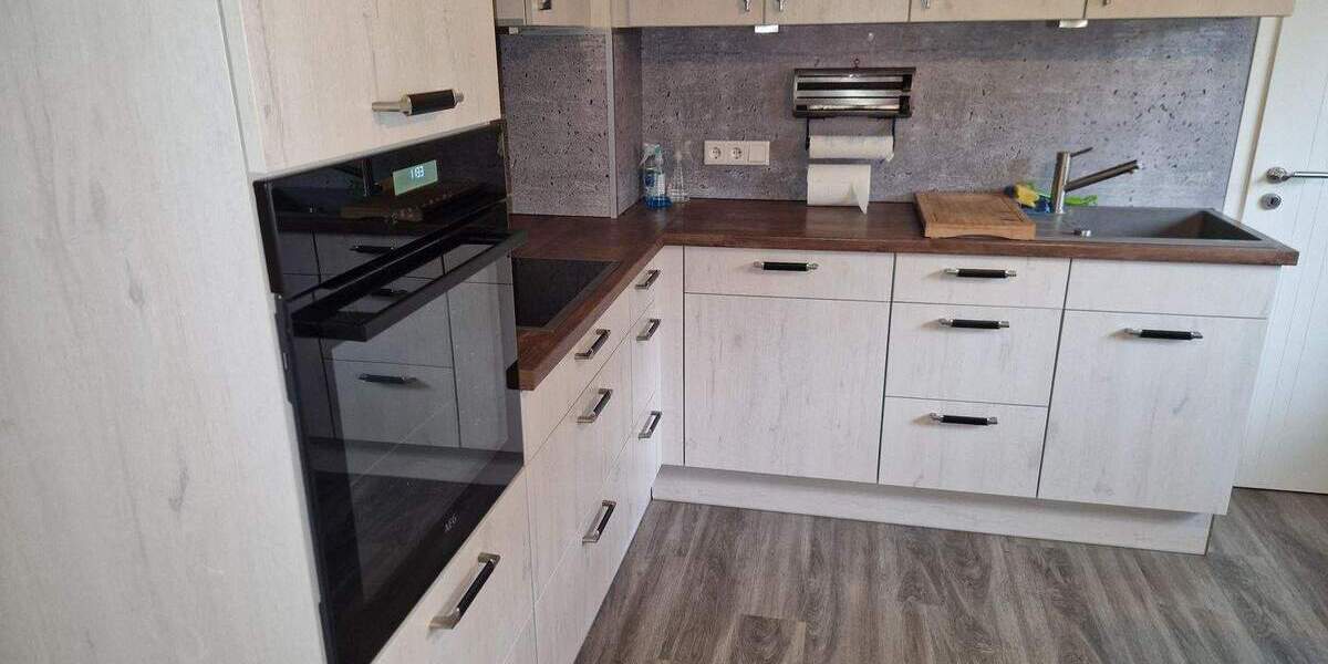 Großzügiges Einfamilienhaus mit separater Einliegerwohnung und reizvollem Ausblick in Richtung Meer 7 zimmer