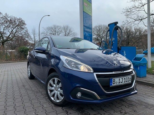 Peugeot 208 137.000 km 3.850 &euro; Schönefeld 12529