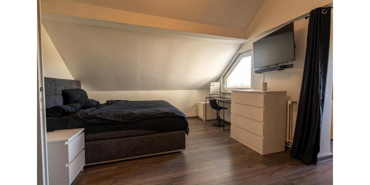 Dachgeschoßwohnung Wiesbaden Mainz-Amöneburg - 2 Zimmer, 104 m&sup2;, 1.710&euro; | Angebot:25975106