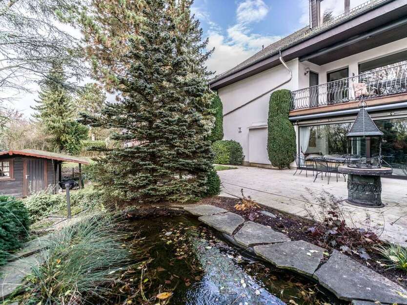 Haus zum Kaufen in Wiesbaden 879.000 € 322 m²
