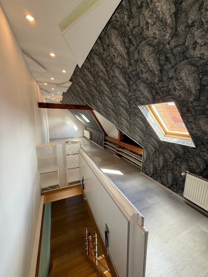 Stilvolle DHH klimatisiert mit Garten, Terrasse & Keller – 4 Etagen in bester Lage
