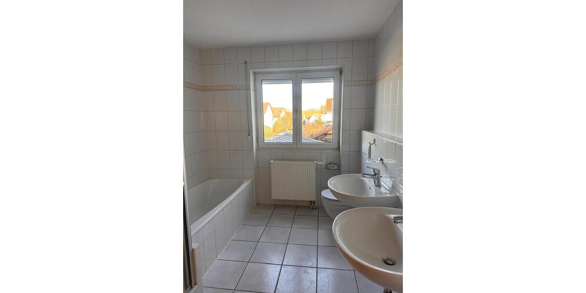 Reihenhaus Bad Neustadt an der Saale - 6 Zimmer, 153 m&sup2;, 1.300&euro; | Angebot:25103066