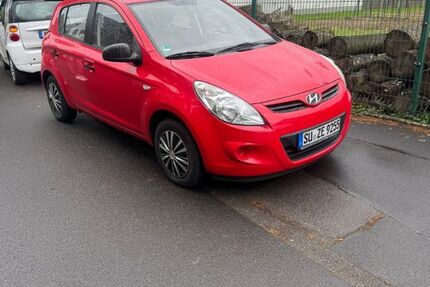 Hyundai i20 156.000 km 2.100 &euro; Niederkassel 53859