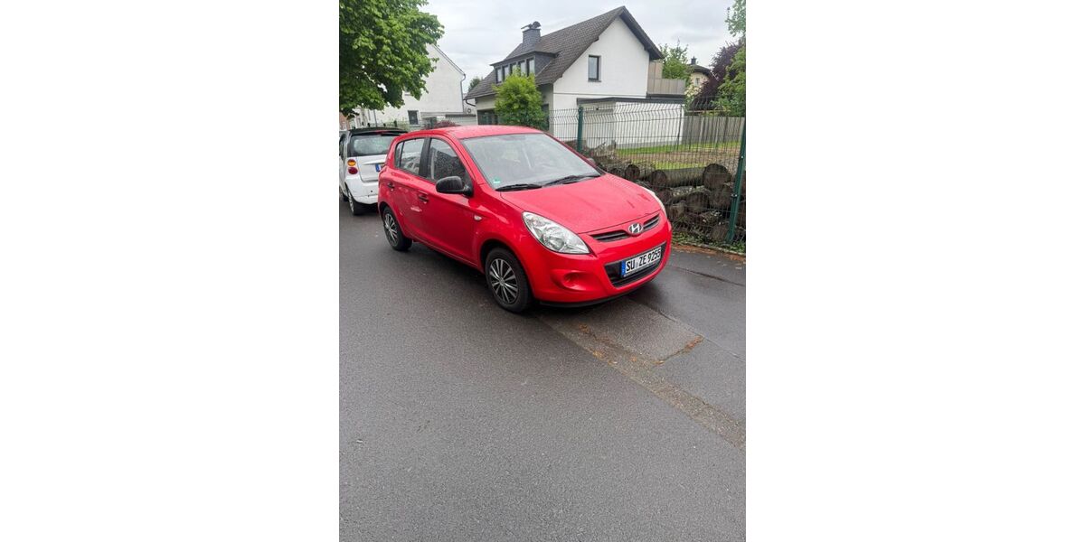Hyundai i20 156.000 km 2.100 &euro; Niederkassel 53859