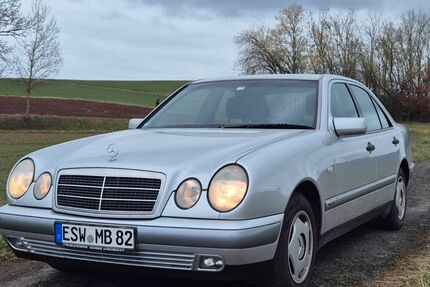 Mercedes-Benz 200 126.000 km 2.499 &euro; Meißner 37290