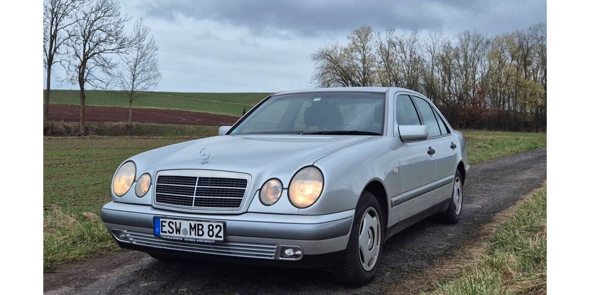 Mercedes-Benz 200 126.000 km 2.499 &euro; Meißner 37290