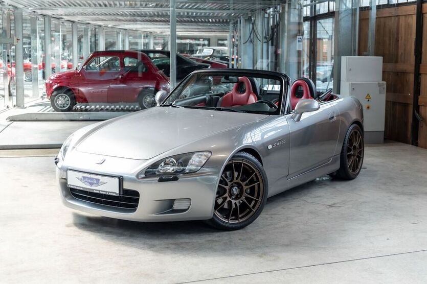 S2000