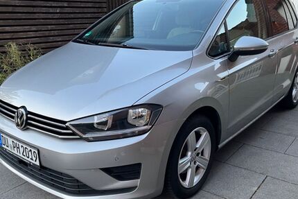 VW Golf Sportsvan 146.835 km 9.500 &euro; Duisburg 47239