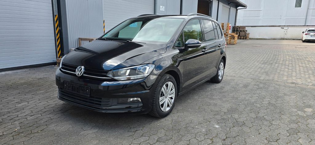 VW Touran 285.573 km 9.508 &euro; Darmstadt 64293