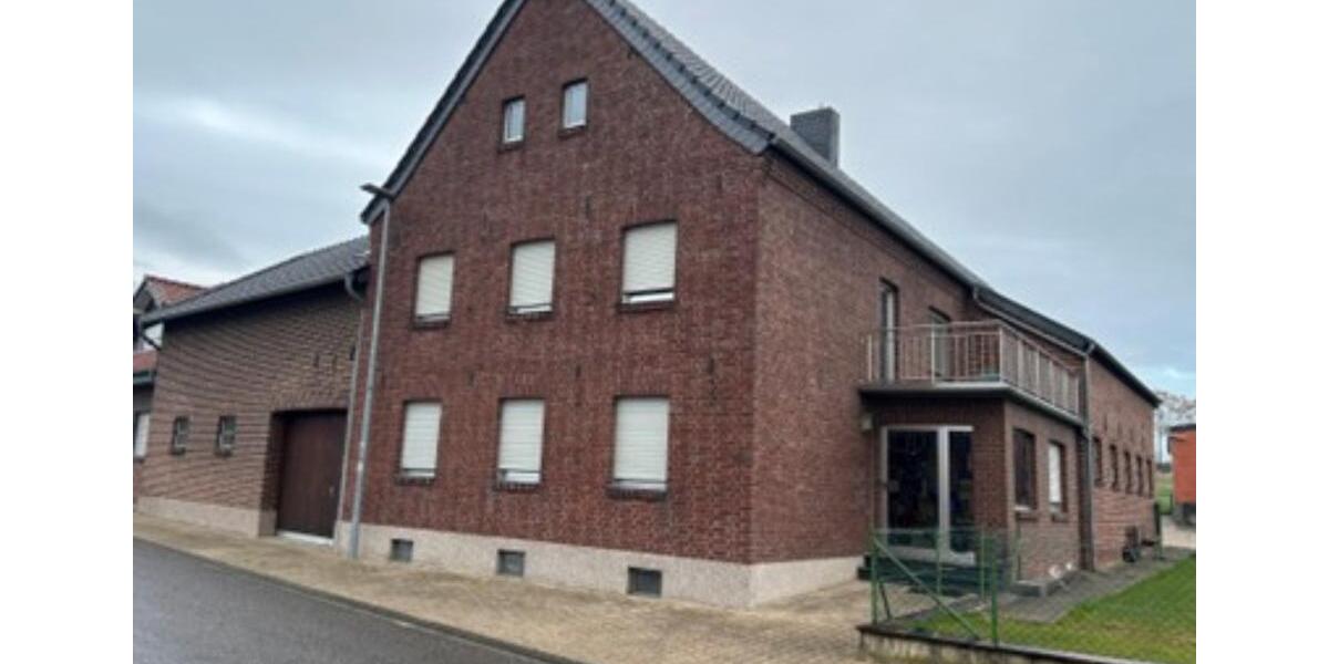 Geräumiges Haus mit Innenhof und Nebengebäuden in GangeltStahe zimmer