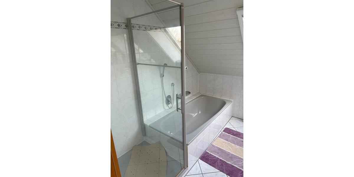 Dachgeschoßwohnung Eystrup - 3 Zimmer, 100 m&sup2;, 900&euro; | Angebot:25373730