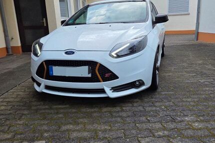 Ford Focus 193.400 km 8.500 &euro; Lauterbach 36341