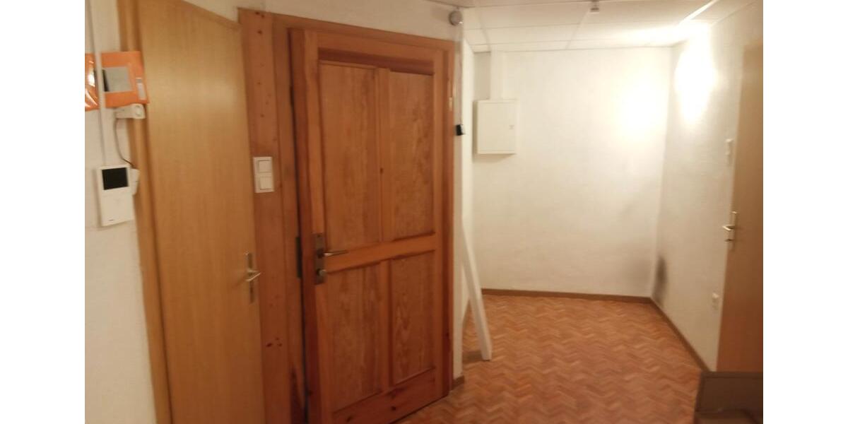 Etagenwohnung Bad Langensalza - 2.5 Zimmer, 90 m&sup2;, 580&euro; | Angebot:26575972