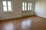Geräumige 3-Raum-Wohnung im Altbau mit Wanne und Balkon sucht neue Bewohner.