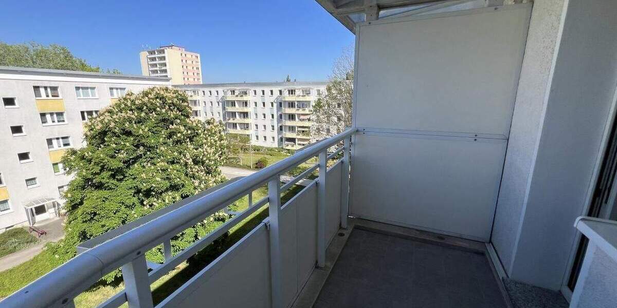 Etagenwohnung Eisenhüttenstadt - 2 Zimmer, 49 m&sup2;, 335&euro; | Angebot:25664775